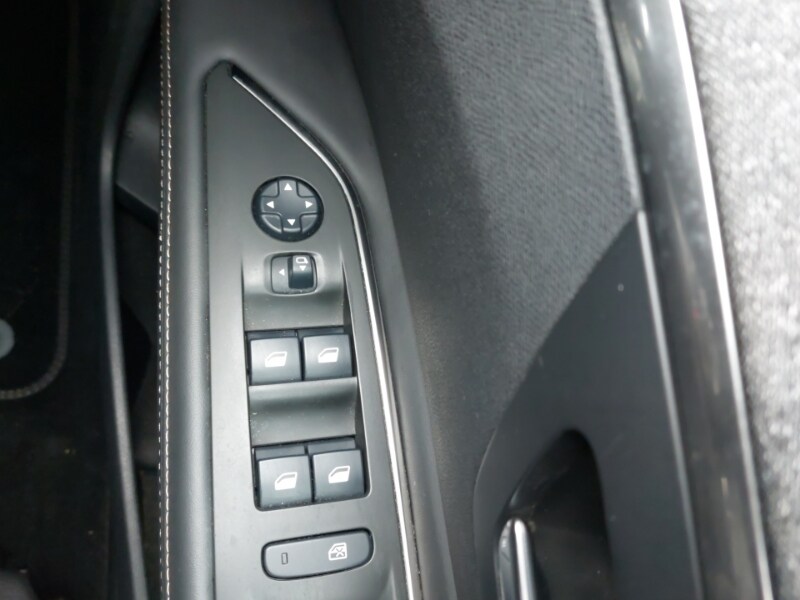 Used Peugeot 3008 2018 for sale - 77731392: Photo 18