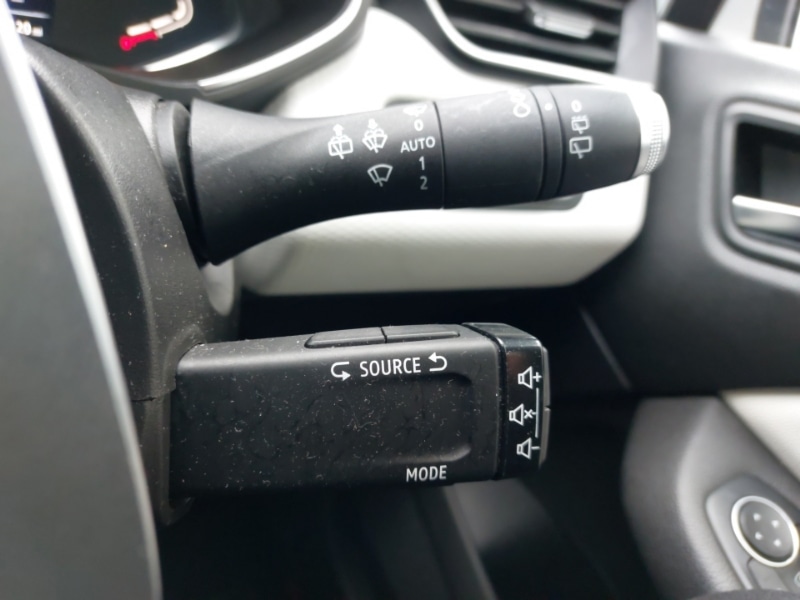 Used Renault Clio 2021 for sale - 76834153: Photo 17