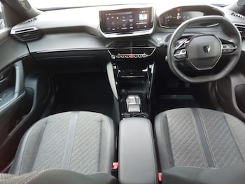 Used Peugeot 2008 2024 for sale - 76893405: Photo