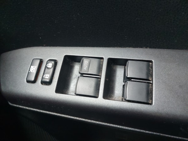 Used Toyota RAV4 2018 for sale - 76311637: Photo 13