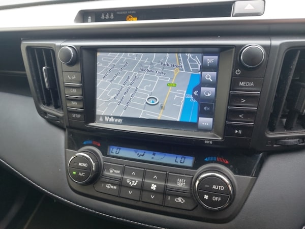 Used Toyota RAV4 2018 for sale - 76311637: Photo 18