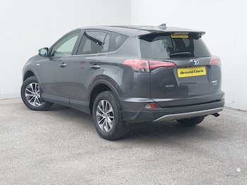Used Toyota RAV4 2018 for sale - 76311637: Photo 3
