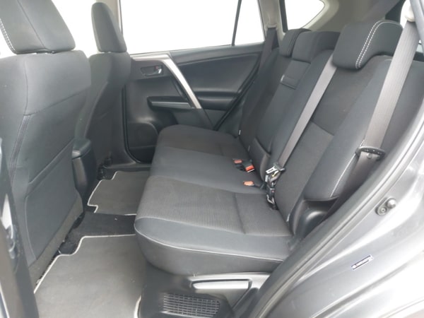 Used Toyota RAV4 2018 for sale - 76311637: Photo 6