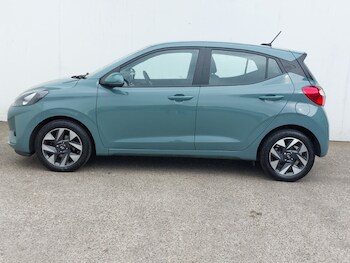 Used Hyundai i10 2023 for sale - 78403381: Photo