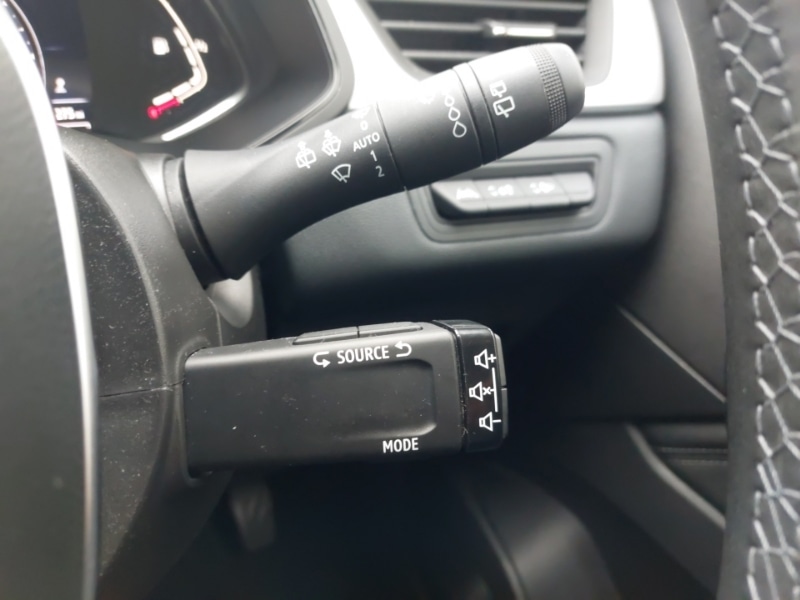 Used Renault Captur 2023 for sale - 76275505: Photo 17