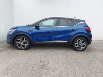 Used Renault Captur 2023 for sale - 76275505: Photo