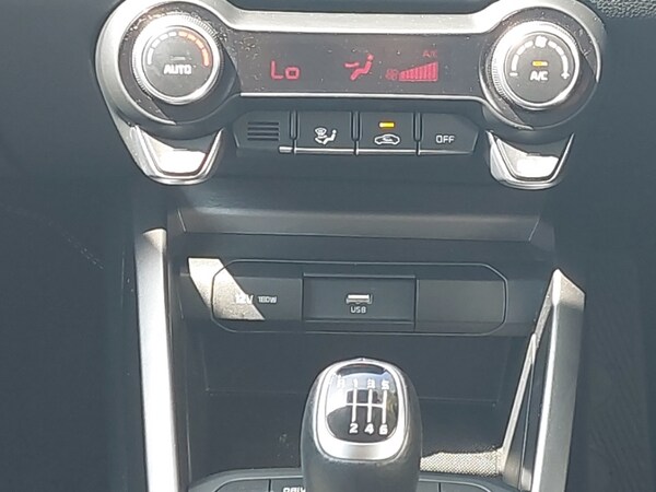 Used Kia Stonic 2023 for sale - 75209776: Photo 11