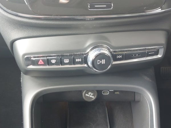 Used Volvo XC40 2024 for sale - 76254568: Photo 11