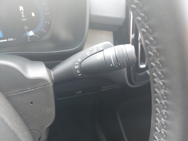 Used Volvo XC40 2024 for sale - 76254568: Photo 17