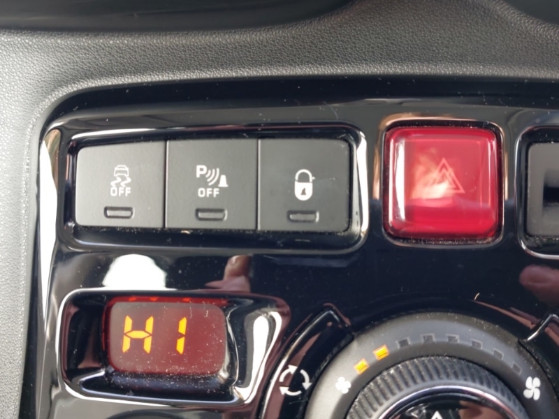 Used Citroen C3 Picasso 2017 for sale - 76879832: Photo 19