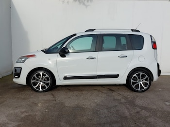 Used Citroen C3 Picasso 2017 for sale - 76879832: Photo
