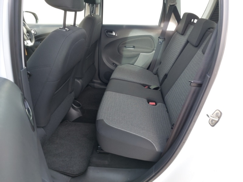 Used Citroen C3 Picasso 2017 for sale - 76879832: Photo 6