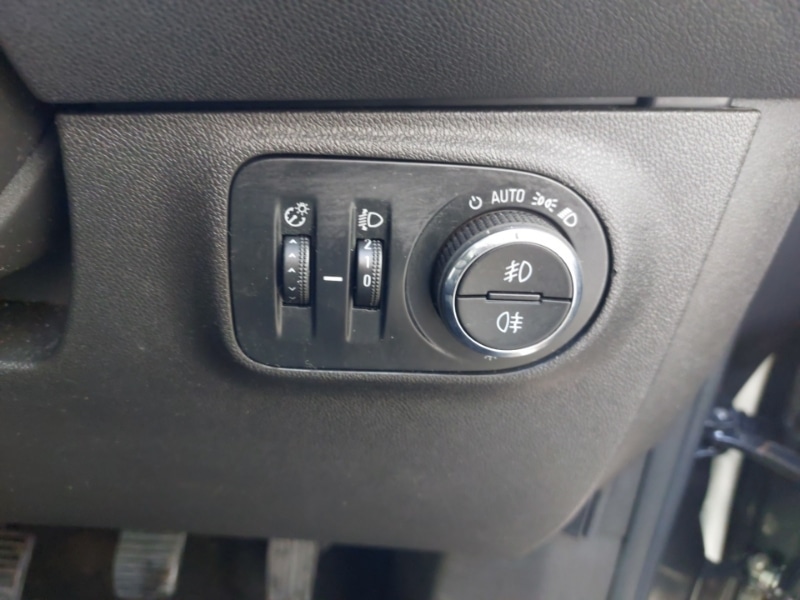 Used Vauxhall Corsa 2017 for sale - 76736942: Photo 18