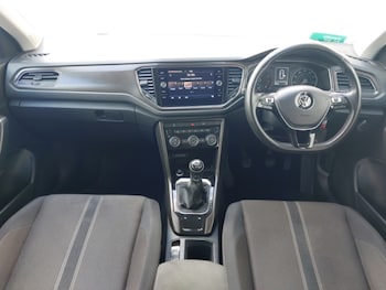 Used Volkswagen T-Roc 2019 for sale - 75808094: Photo