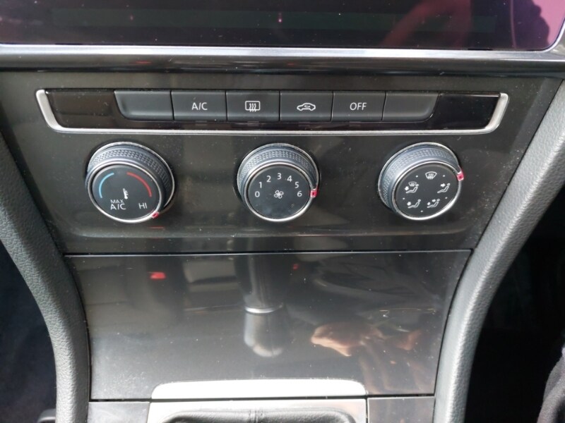 Used Volkswagen Golf 2017 for sale - 77085781: Photo 11