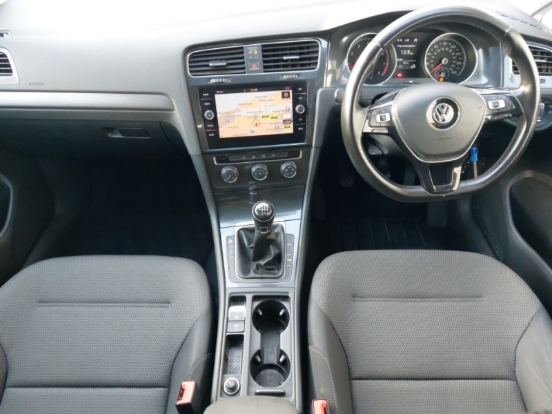 Used Volkswagen Golf 2017 for sale - 77085781: Photo 2