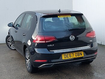 Used Volkswagen Golf 2017 for sale - 77085781: Photo