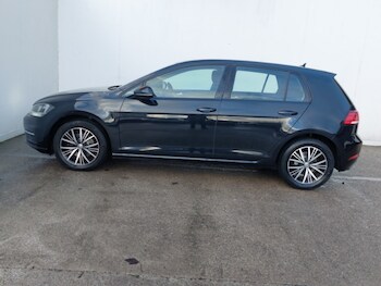 Used Volkswagen Golf 2017 for sale - 77085781: Photo