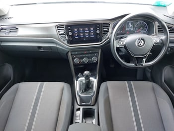 Used Volkswagen T-Roc 2019 for sale - 78735676: Photo