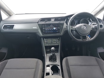 Used Volkswagen Touran 2019 for sale - 75595171: Photo
