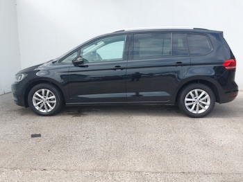 Used Volkswagen Touran 2019 for sale - 75595171: Photo