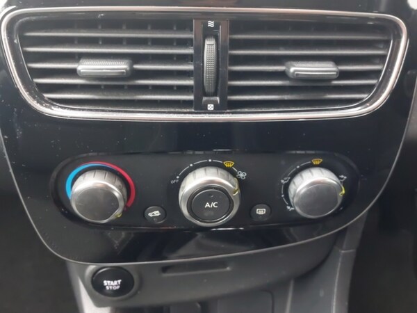 Used Renault Clio 2017 for sale - 76289282: Photo 11