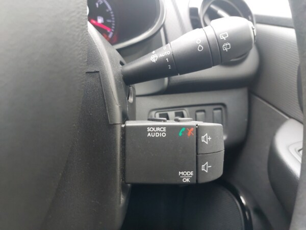 Used Renault Clio 2017 for sale - 76289282: Photo 16