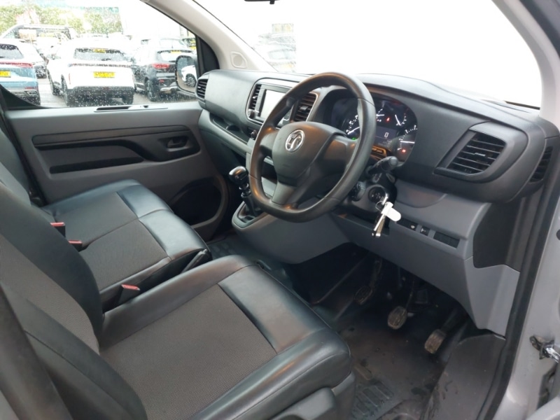 Used Vauxhall Vivaro 2019 for sale - 77129992: Photo 2
