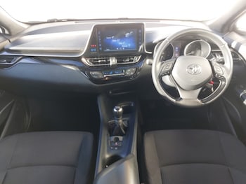 Used Toyota C-HR 2019 for sale - 76911878: Photo