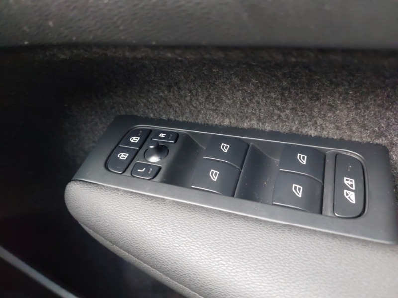 Used Volvo XC40 2024 for sale - 75959189: Photo 13