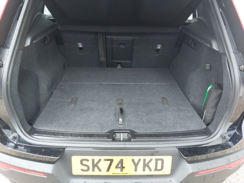 Used Volvo XC40 2024 for sale - 75959189: Photo 8