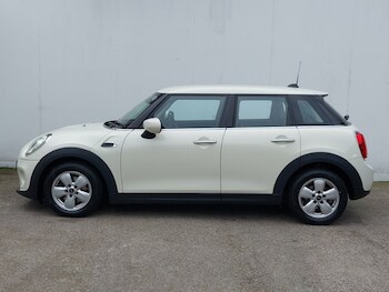 Used MINI Hatch 2019 for sale - 77448369: Photo