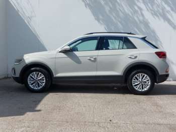 Used Volkswagen T-Roc 2023 for sale - 75104759: Photo