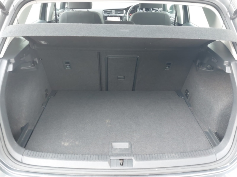 Used Volkswagen Golf 2017 for sale - 77644543: Photo 8