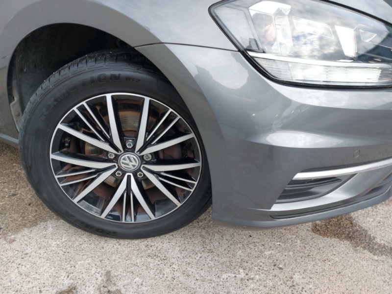 Used Volkswagen Golf 2017 for sale - 77644543: Photo 9