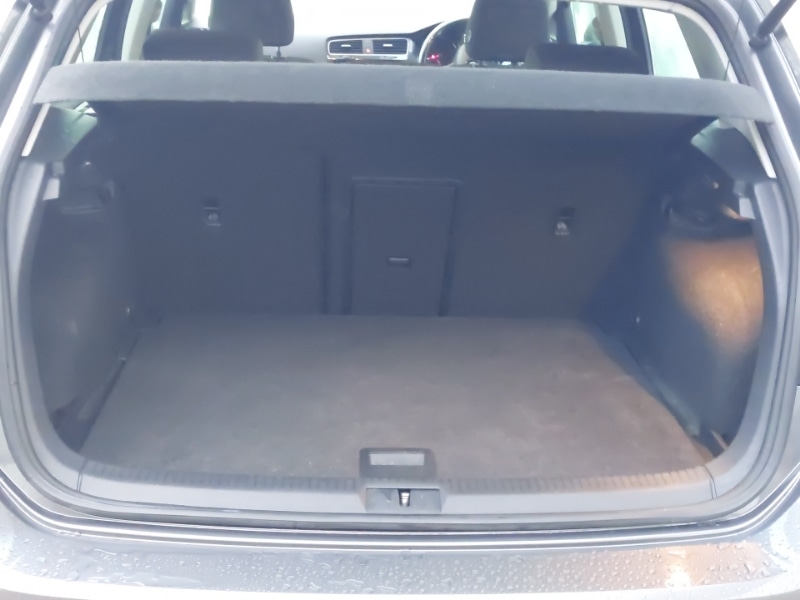 Used Volkswagen Golf 2018 for sale - 76602602: Photo 8