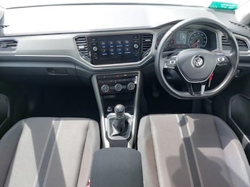 Used Volkswagen T-Roc 2020 for sale - 78740401: Photo