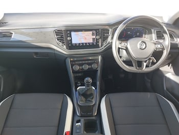 Used Volkswagen T-Roc 2020 for sale - 76506674: Photo