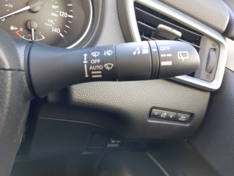 Used Nissan Qashqai 2017 for sale - 76763700: Photo 17