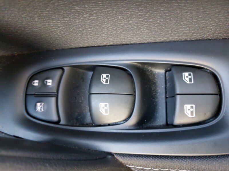 Used Nissan Qashqai 2017 for sale - 76763700: Photo 18