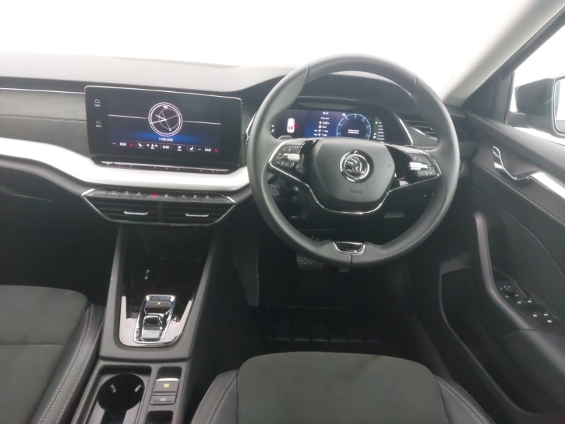 Used Skoda Octavia 2023 for sale - 75828309: Photo 2
