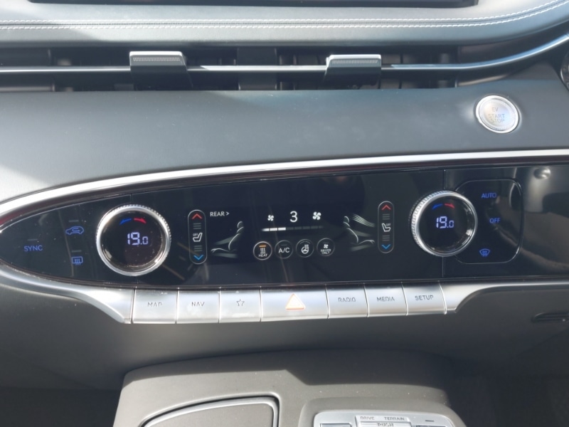 Used Genesis GV70 2023 for sale - 78065629: Photo 11