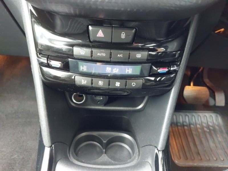 Used Peugeot 2008 2015 for sale - 76648514: Photo 11