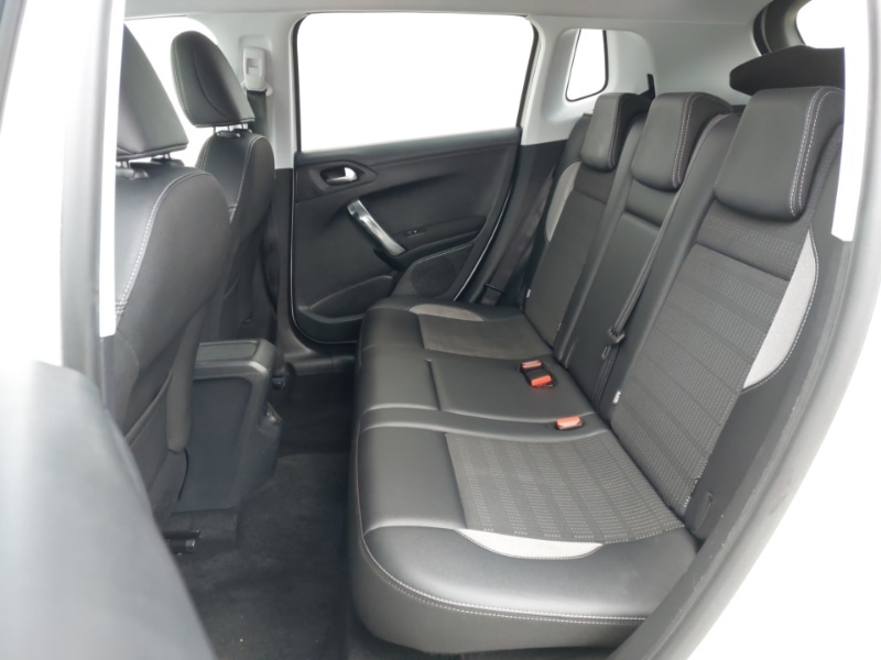 Used Peugeot 2008 2015 for sale - 76648514: Photo 6