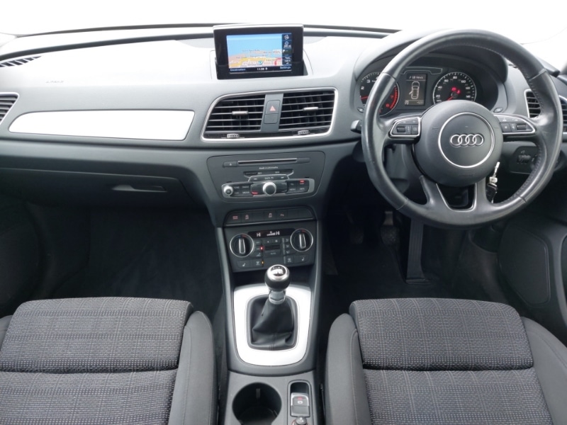 Used Audi Q3 2017 for sale - 77999703: Photo 2