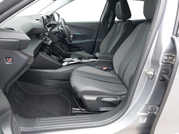 Used Peugeot 2008 2022 for sale - 76221256: Photo 5