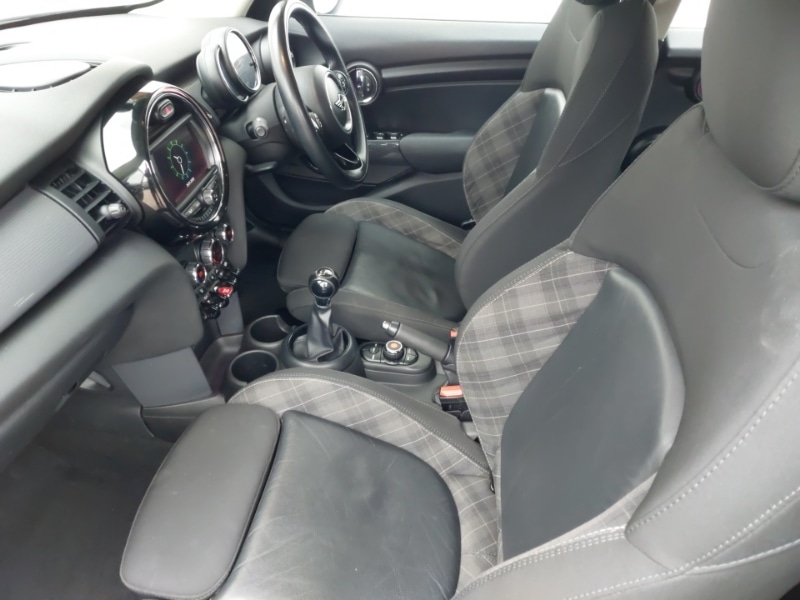 Used MINI Hatch 2018 for sale - 77347689: Photo 5