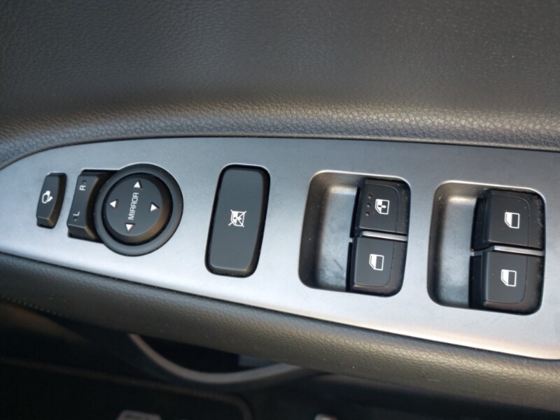 Used Kia Stonic 2023 for sale - 78169654: Photo 18