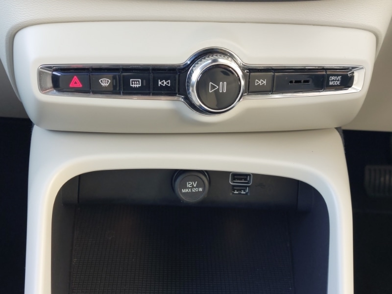 Used Volvo XC40 2022 for sale - 76860390: Photo 11