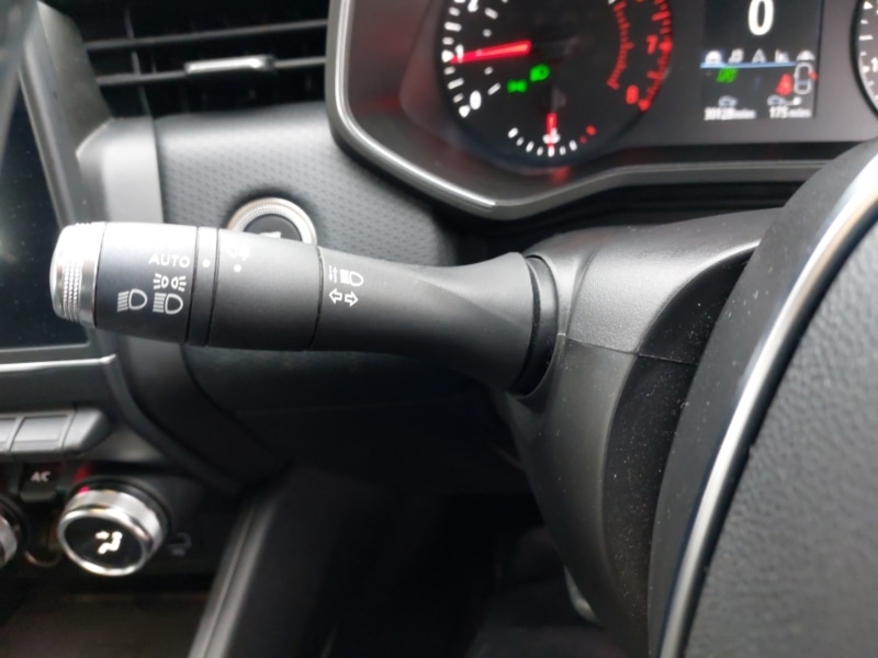 Used Renault Clio 2021 for sale - 76160354: Photo 17
